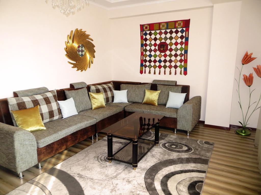 Apartment Kievskaya 114/2 Biskek Kültér fotó